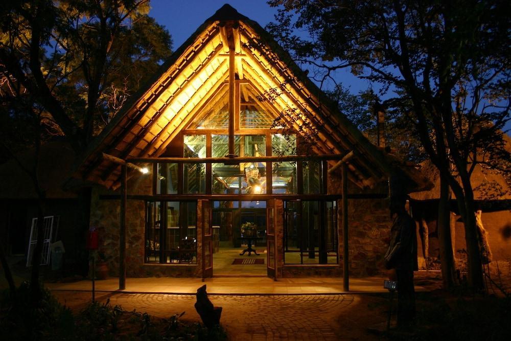 Kedar Heritage Lodge, Conference Centre & Spa Phokeng エクステリア 写真