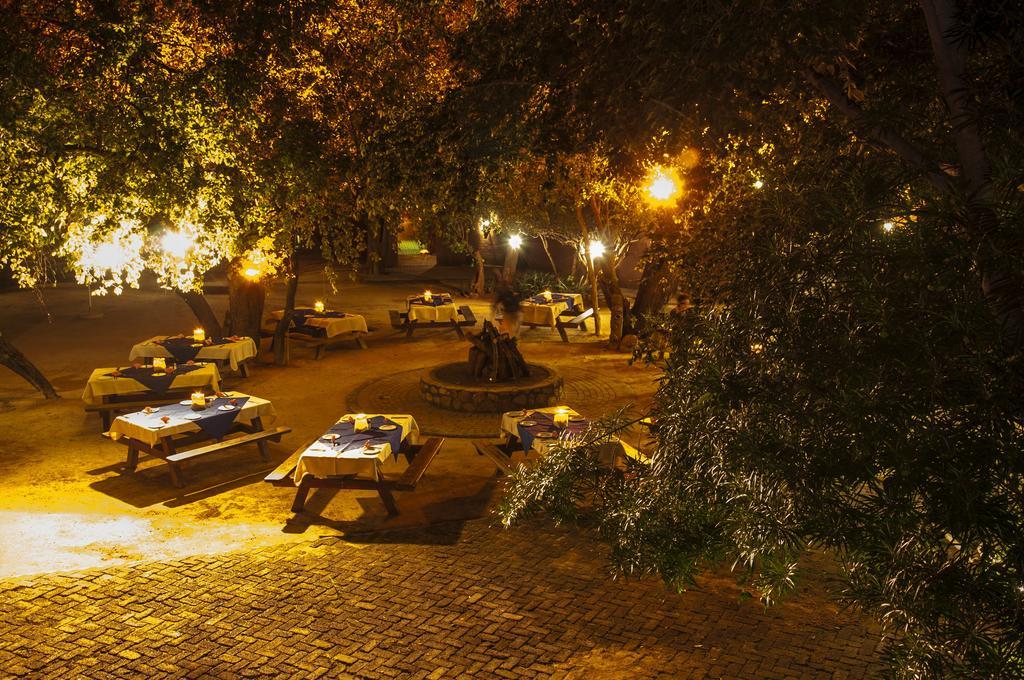 Kedar Heritage Lodge, Conference Centre & Spa Phokeng エクステリア 写真