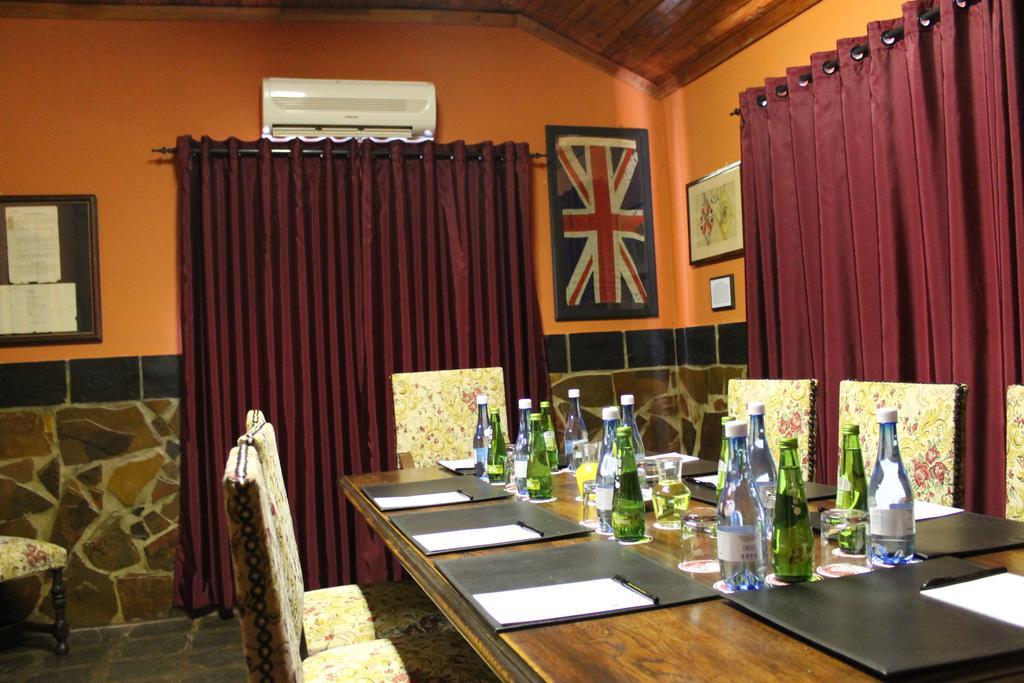 Kedar Heritage Lodge, Conference Centre & Spa Phokeng エクステリア 写真