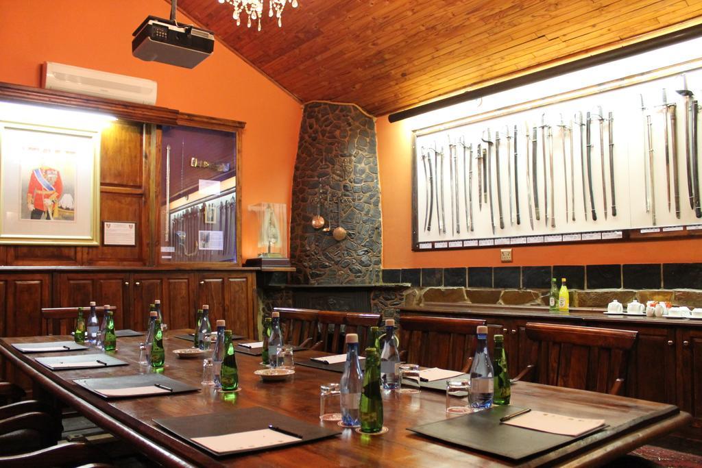 Kedar Heritage Lodge, Conference Centre & Spa Phokeng エクステリア 写真