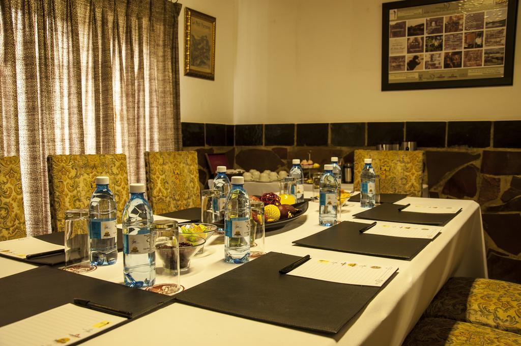 Kedar Heritage Lodge, Conference Centre & Spa Phokeng エクステリア 写真