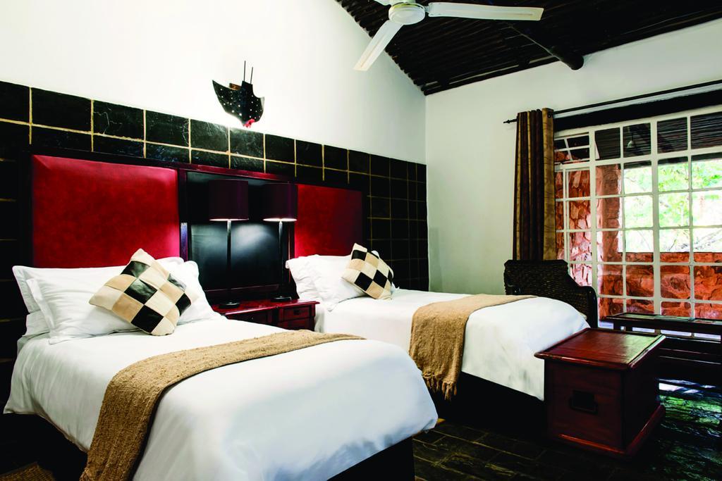 Kedar Heritage Lodge, Conference Centre & Spa Phokeng エクステリア 写真